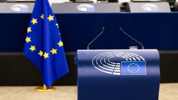 الاتحاد الأوروبي "مصدوم" بشأن سقوط صواريخ في بولندا.. والناتو يراقب الوضع