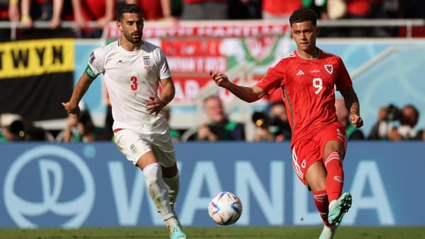 إيران تخطف فوزا مثيرا على ويلز في آخر الدقائق