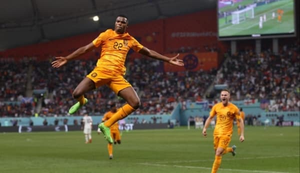 هولندا أول المتأهلين لربع النهائي بفوزها على الولايات المتحدة