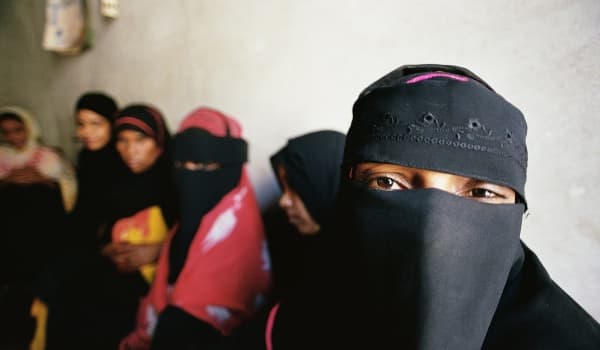 اليمنيات لسن وحدهن في مواجهة الابتزاز الإلكتروني