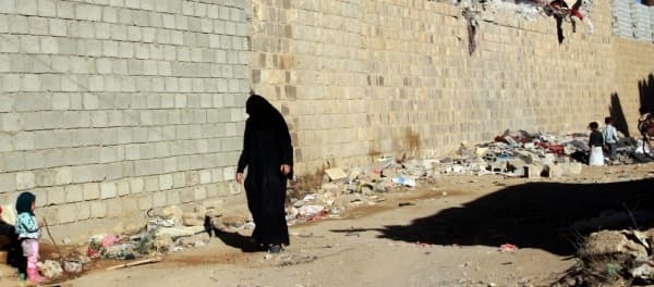 "العفو الدولية" تطالب السلطات اليمنية بوضع حد لشرط موافقة المحرم على إطلاق سراح السجينات