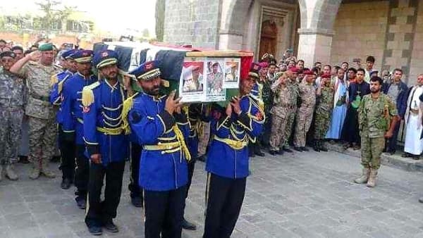 الحوثيون يشيعون 12 من مقاتليهم سقطوا في معارك مع القوات الحكومية خلال الثلاثة الأيام الأخيرة