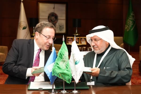 توقيع اتفاقيتين بقيمة 6 ملايين دولار لدعم المتضررين من الصراع وتعزيز بناء السلام في اليمن