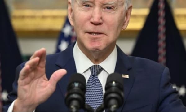 الرئيس الامريكي يتعهد القيام "بكل ما هو ضروري" للحفاظ على النظام المصرفي