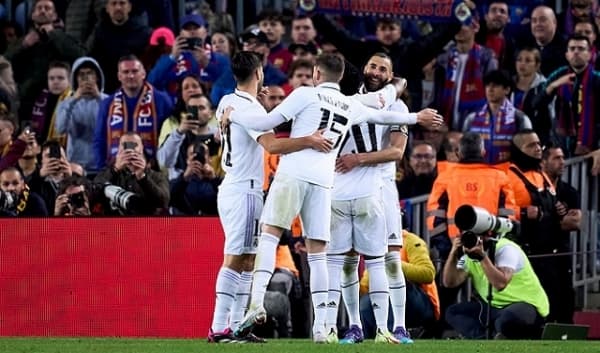 ريال مدريد يكتسح برشلونة برباعية ويبلغ نهائي كأس ملك إسبانيا