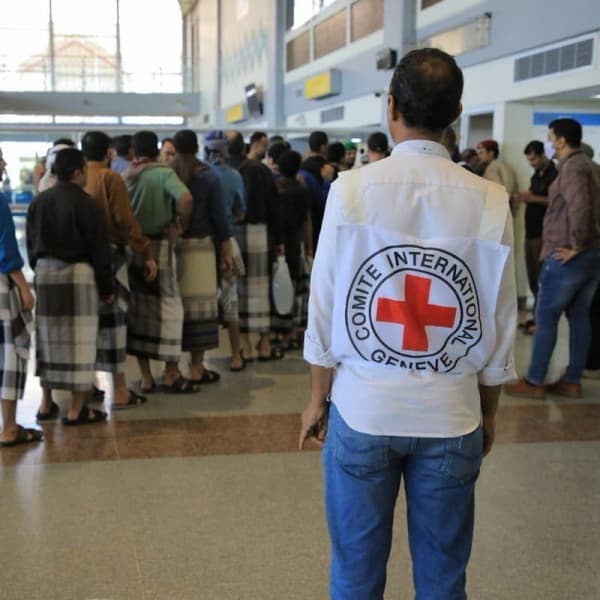 بدء عملية تبادل مئات الأسرى بين الحوثيين والقوات الحكومية