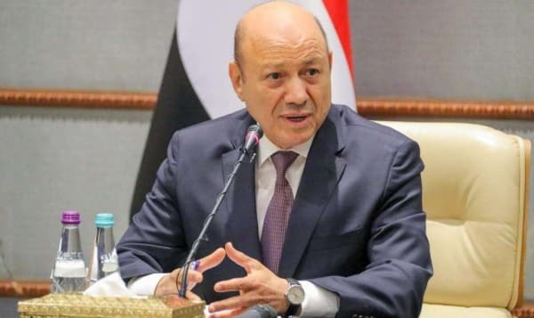 الرئيس العليمي يتعهد ببقاء المجلس الرئاسي موحدا والوفاء بمهامه خلال المرحلة الانتقالية وفقا لإعلان نقل السلطة