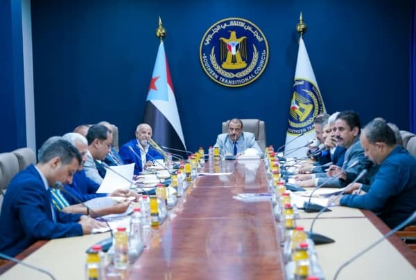 المجلس الانتقالي الجنوبي يصعد خطابه ضد الحكومة ويتهمها بإيصال البلاد إلى حافة الإفلاس