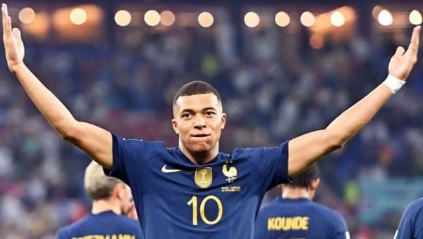 باريس مستعد لبيع مبابي بـ185 مليون يورو