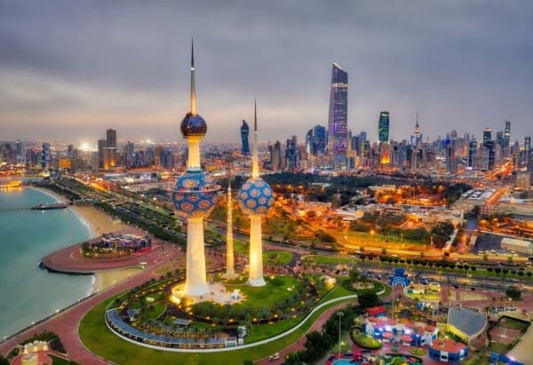 الكويت تدعو إيران لاستئناف محادثات ترسيم الحدود البحرية بعد تجدّد التوتر حول حقل غاز