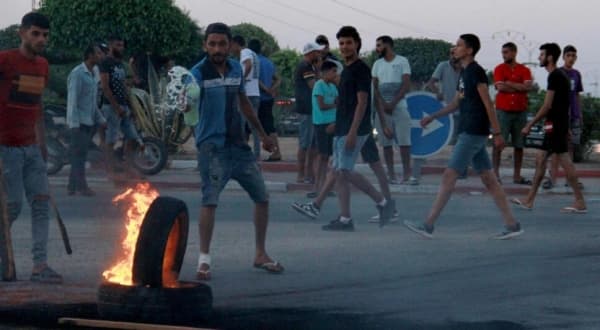 "رايتس ووتش" تدعو تونس إلى وقف الطرد الجماعي للمهاجرين الأفارقة