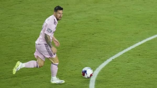 ميسي يواصل التألق ويسجل هدفين وتمريرتين حاسمتين لإنتر ميامي