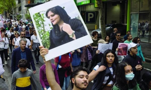 مشروع قانون أميركي يحمل اسم «مهسا أميني» لتشديد العقوبات على القيادة الإيرانية