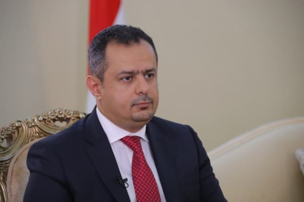 رئيس الحكومة اليمنية يتلقى رسالة دعم امريكية بريطانية فرنسية قويه بعد ايام من حصاره في معاشيق