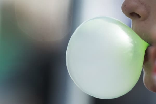 10 فوائد "غير متوقعة" لتناول العلكة