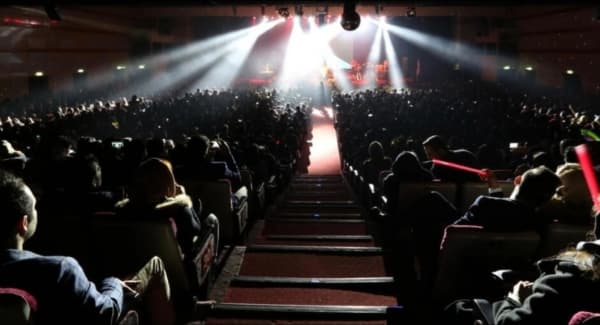 القضاء يلاحق صاحب أغنية تؤيد "الحجاب الاختياري"