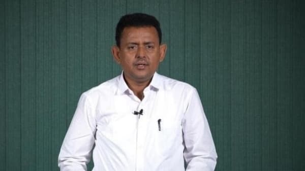 نقابة الصحفيين اليمنيين تدين الاعتداء على الصحفي مجاهد القب وتطالب سلطات الامن بالافراج الفوري عنه