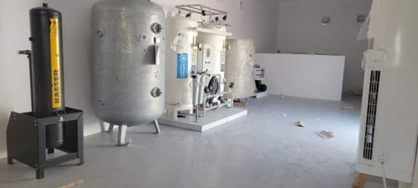 بدء تركيب محطات توفير الأكسجين في خمسة مستشفيات بتمويل سعودي