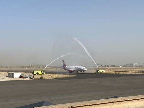 الحكومة تؤكد انفتاحها على توسيع الرحلات من مطار صنعاء مقابل افراج الحوثيين عن ارصدة "اليمنية"