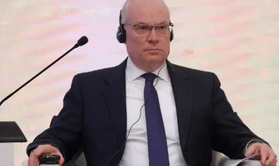 الوسيط الأمريكي يبدأ الأسبوع الجاري جولة خليجية للدفع بجهود السلام في اليمن