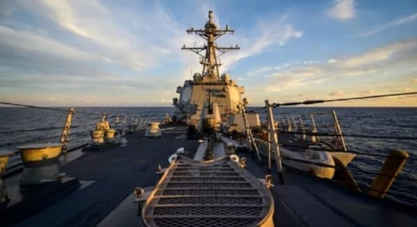 القوات الأمريكية تعلن إسقاط مسيرات أطلقها الحوثيون في البحر الأحمر