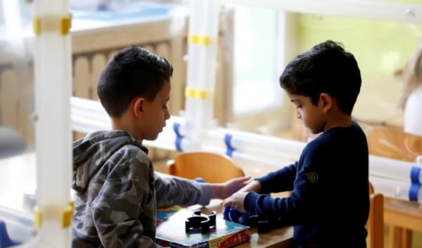 «فيتامين د» لا يقوي عظام الأطفال ولا يقلل من كسورها