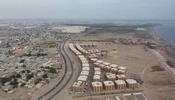 مقتل وإصابة 19 شخصاً في حادثة تفجير قنبلتين نتيجة خلاف عائلي بعدن