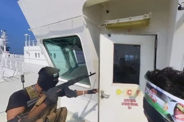 الحوثيون قراصنة في البحر الأحمر منذ 1000 عام