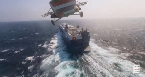 الولايات المتحدة تؤكد أن إيران هي أساس مشكلة هجمات الحوثيين على ممرات الشحن الدولي