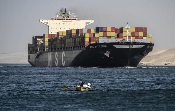 الهجمات الصاروخية في أنحاء الشرق الأوسط تزيد من مخاطر تصعيد حرب غزة