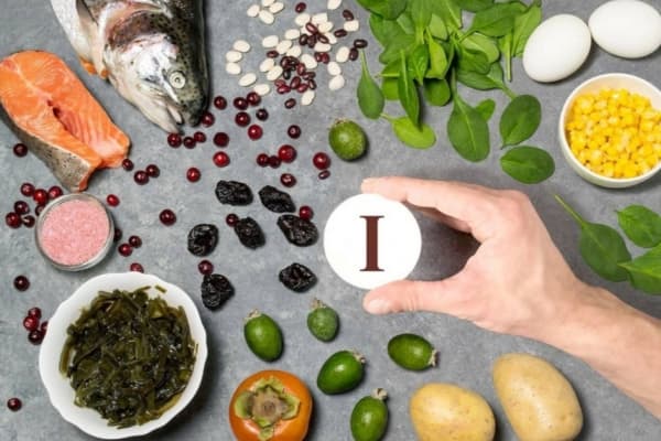 الأطعمة الغنية باليود تحسّن عمل الغدة الدرقية