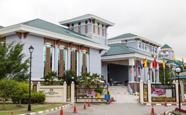 ماليزيا تدعو رعاياها في اليمن إلى اليقظة والحذر تحسباً لتدهور الأوضاع