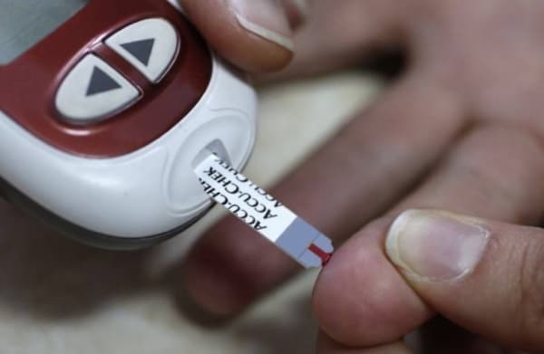 أسباب نقص مستوى السكر في الدم لغير مرضى السكري