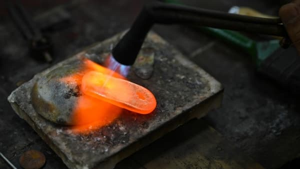 تراجع الذهب مع ارتفاع الدولار والتركيز على بيانات التضخم الأميركية