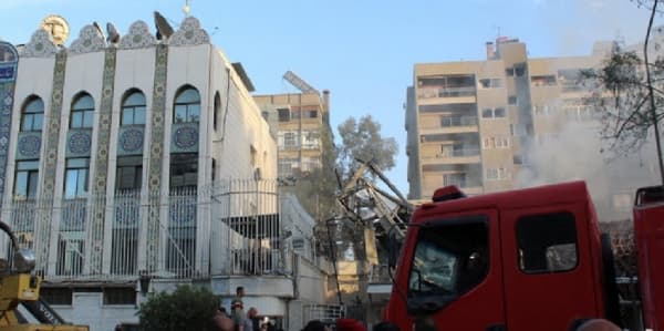 إيران تتوعد بالانتقام بعد هجوم إسرائيلي على قنصليتها في دمشق