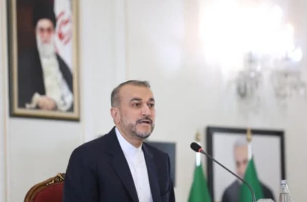 إيران تقول إنها وجهت إخطارا قبل مهاجمة إسرائيل وأمريكا تنفي