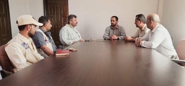 مناقشة الاستعدادات لمواجهة آثار الحالة المدارية المتوقعة على محافظة شبوة