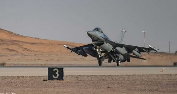 القوات الأمريكية تقول إنها اشتبكت مع مسيرات للحوثيين فوق البحر الأحمر