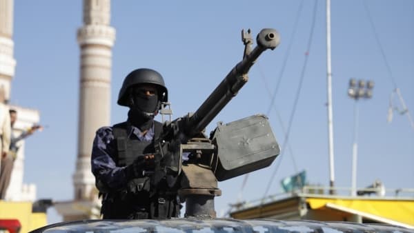 الحوثيون يستغلون هجمات البحر الأحمر لتعزيز مكانتهم