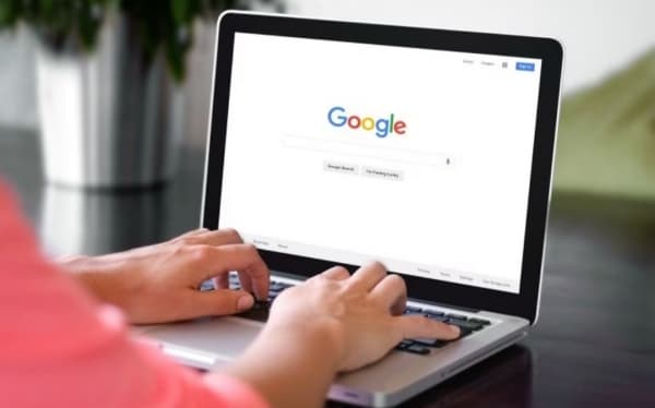 كيف تتحكم في بياناتك التي يمتلكها غوغل؟