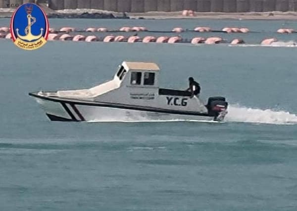فريق من خفر السواحل ينجح في اختبار أول زورق محلي