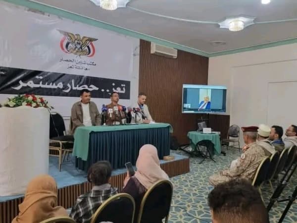 محافظ تعز يؤكد ضرورة فتح طرق مستدامة ومنظمة من وإلى المدينة بإشراف أممي