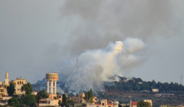 حزب الله يعلن إطلاق وابل من الصواريخ.. وإسرائيل ترد بقصف مدفعي