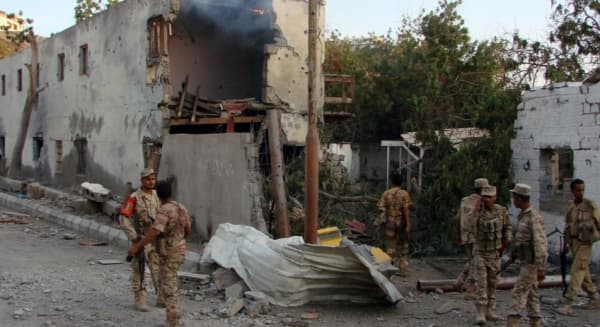 مقتل جندي وإصابة آخر بهجوم لجماعة مسلحة في أبين