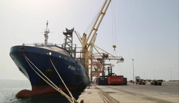 دخول 4.3 مليون طن من الوقود والغذاء إلى موانئ الحديدة في ستة أشهر