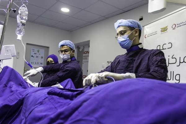 الهلال القطري يعلن إجراء أكثر من 300 عملية قسطرة قلبية مجانية في تعز