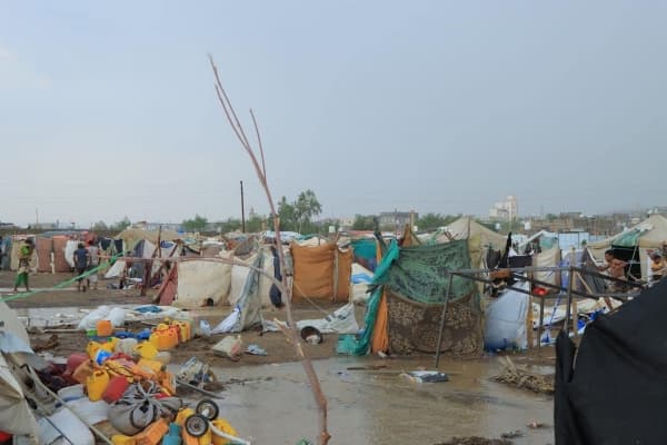 ارتفاع عدد ضحايا السيول في مأرب إلى 18