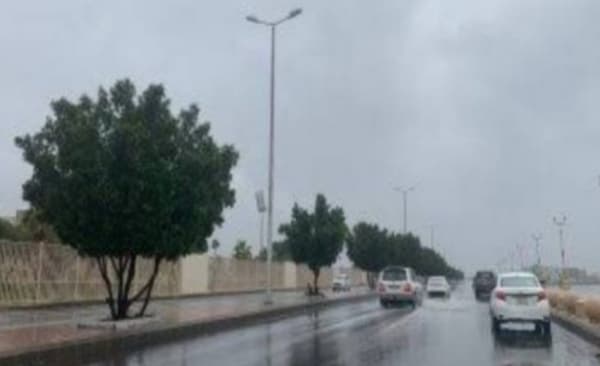 مركز الانذار المبكر بمحافظة حضرموت يتوقع استمرارية تاثير حالة عدم الاستقرار الجوي على امتداد المحافظات الوسطى والغربية