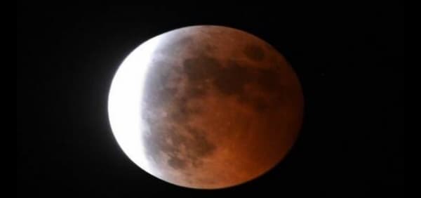 قمران صينيان يصلان إلى مدار القمر