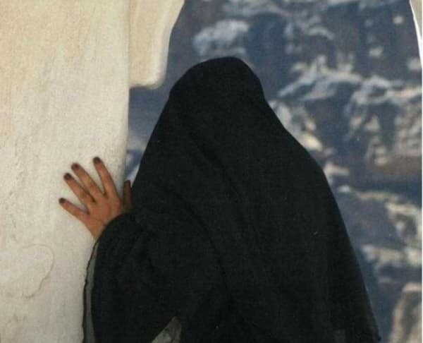 يمنيات بمتلازمة "تكيُّس المبايض"...سبتمبر الأزرق لمساندة النساء المصابات